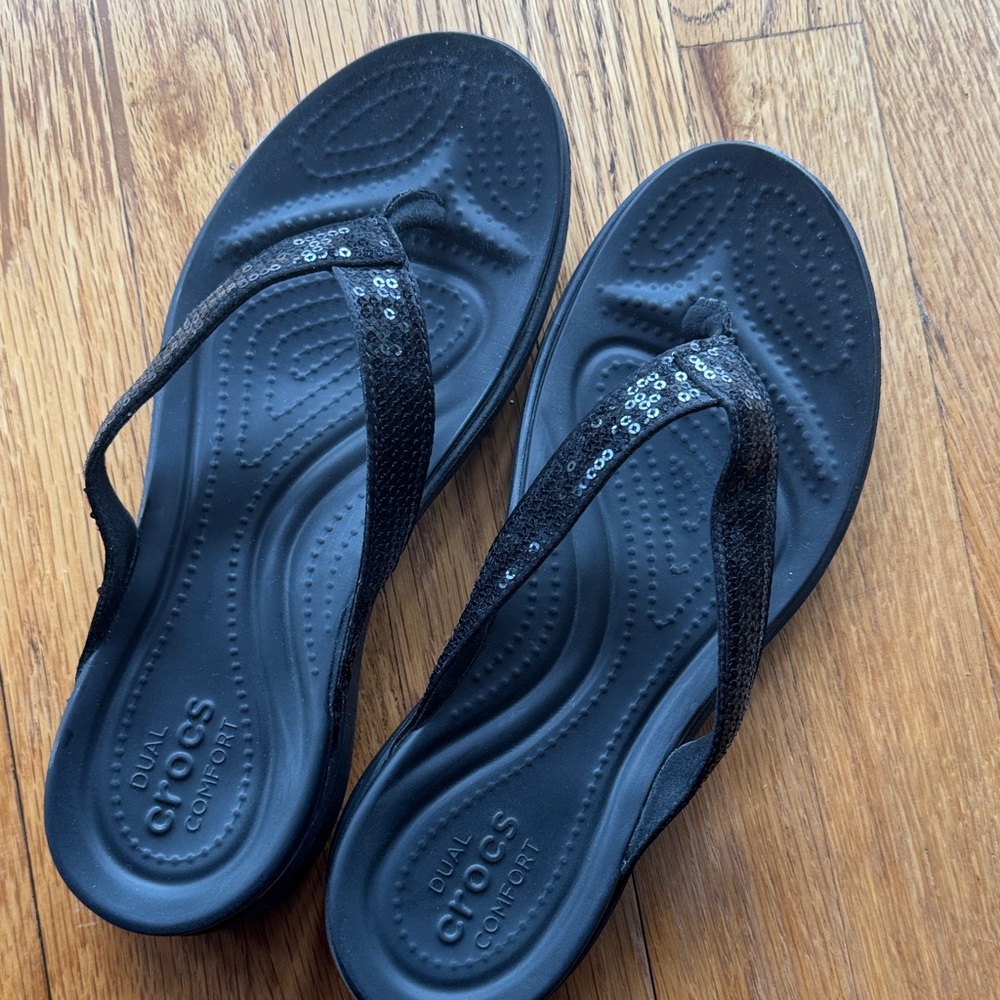 CROCS Black Sequin Thong Sandals